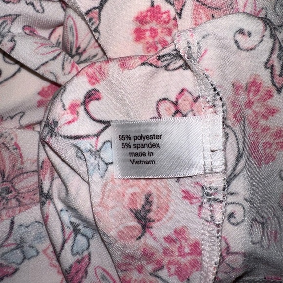 NWT Lane Bryant Pink Floral Blouse 14/16 Flowy Stretch Top V-Neck Plus Size - Picture 6 of 8
